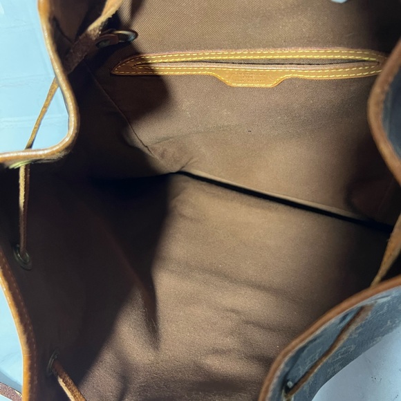 GUC Louis Vuitton Monogram Montsouris MM Backpack - Picture 7 of 13